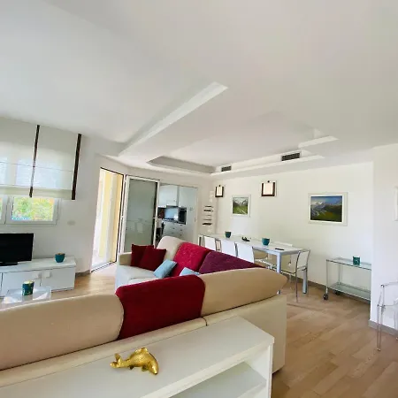 La Nel Parco Villa *